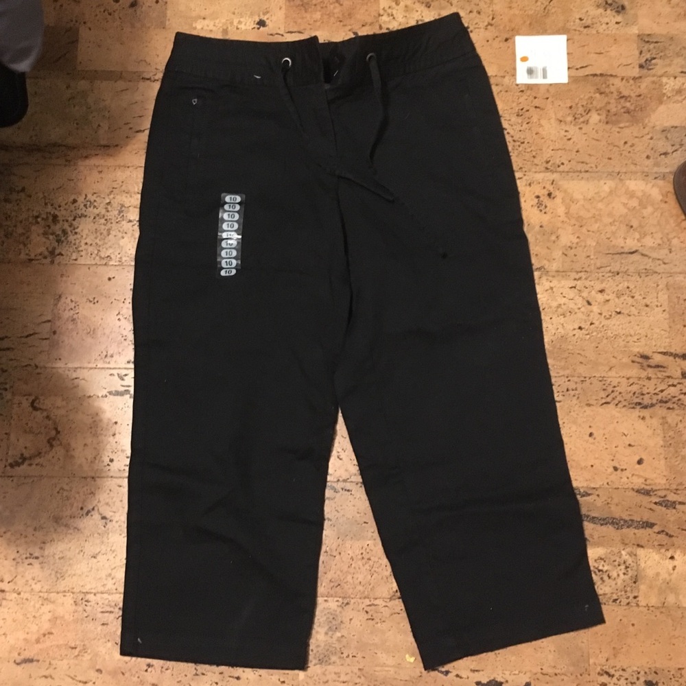 Liz Claiborne Black Crop Pants, Never Worn